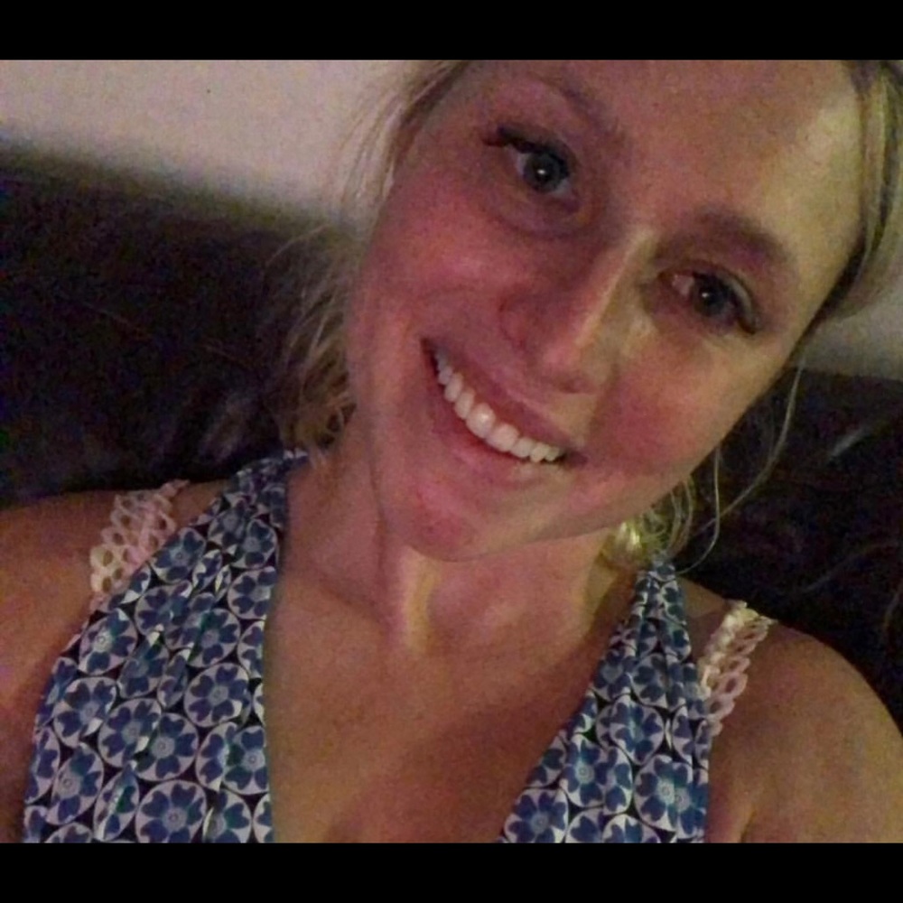 Meet your Posher, Olivia